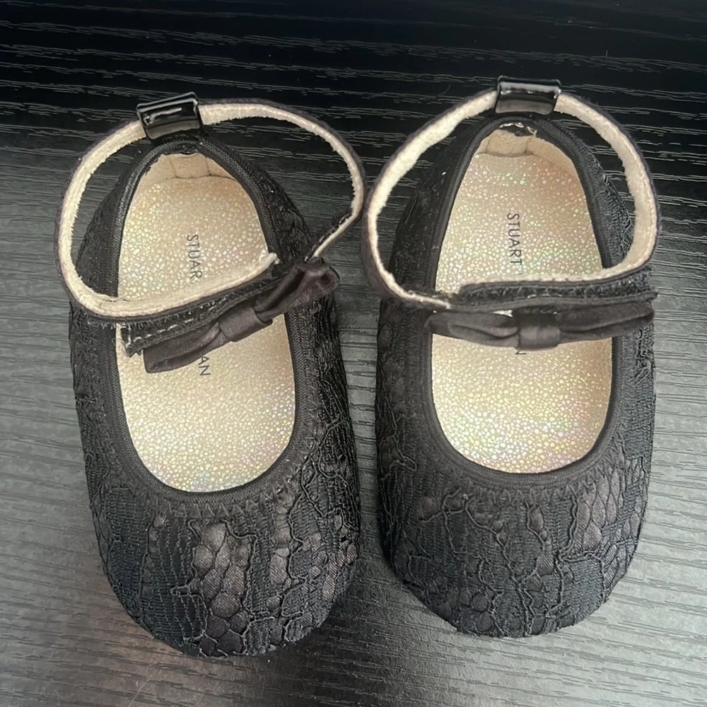 STUART WEITZMAN Lacie Crib Shoe Black Size 2